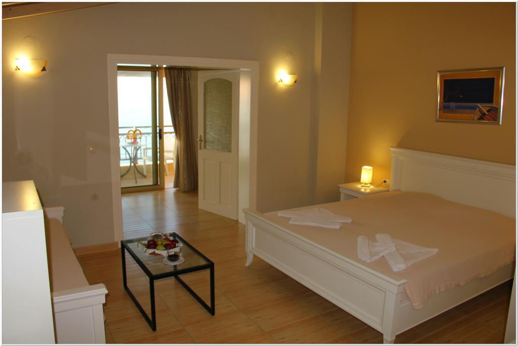 Agelia Beach Hotel Sfakaki Exterior photo